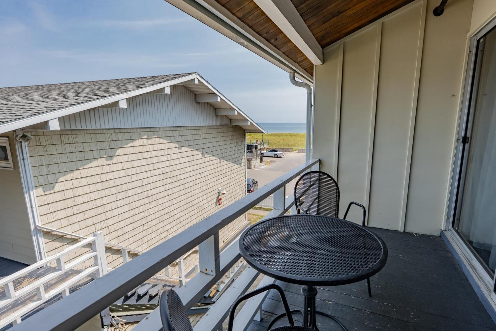 Waves Oceanfront Resort Old Orchard Beach Esterno foto