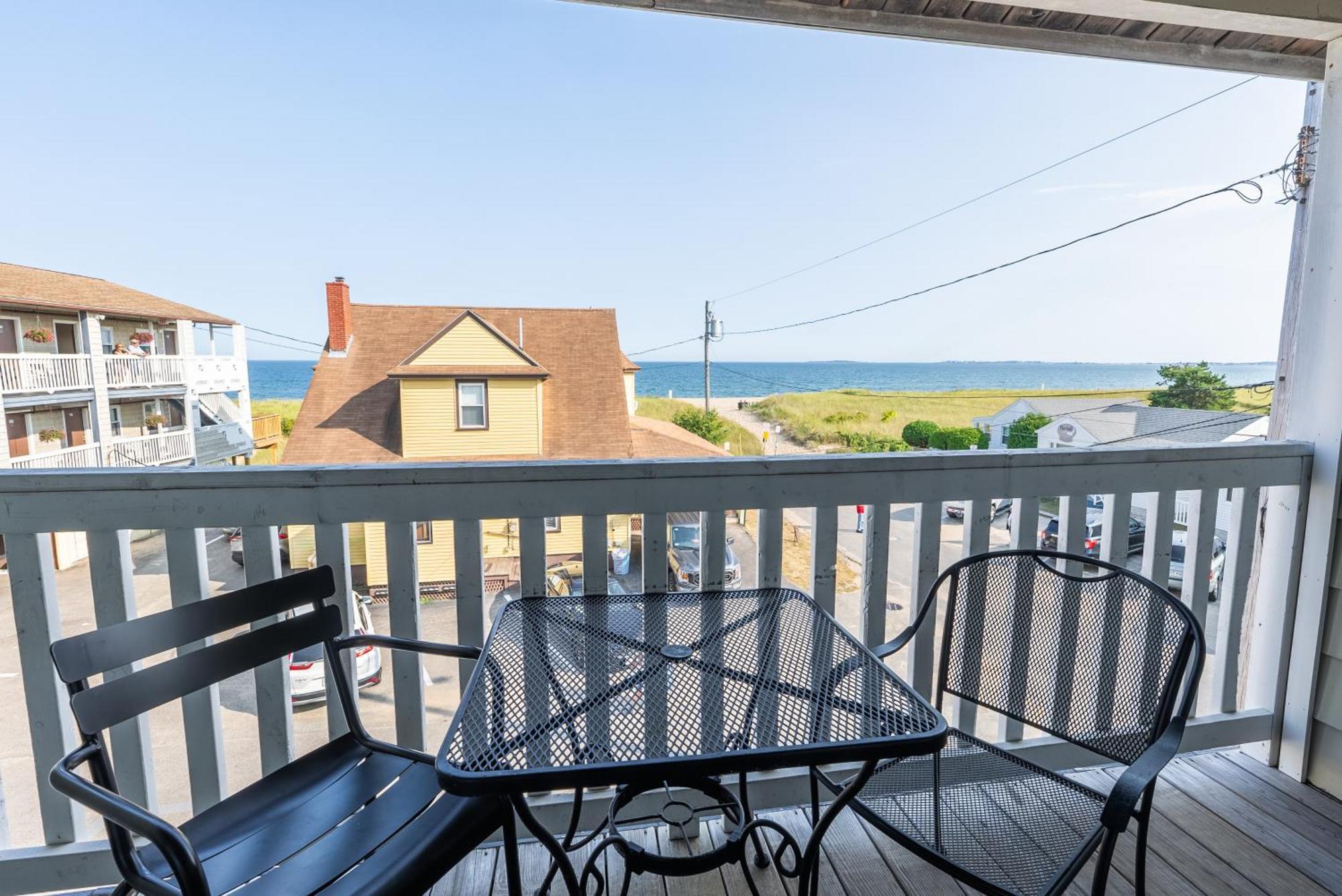 Waves Oceanfront Resort Old Orchard Beach Esterno foto